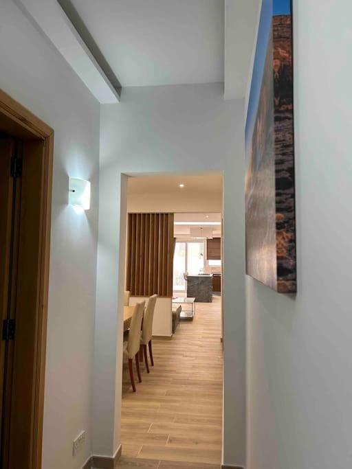 Apartamento A Flat In The Heart Of Bugibba Bahía de San Pablo Exterior foto