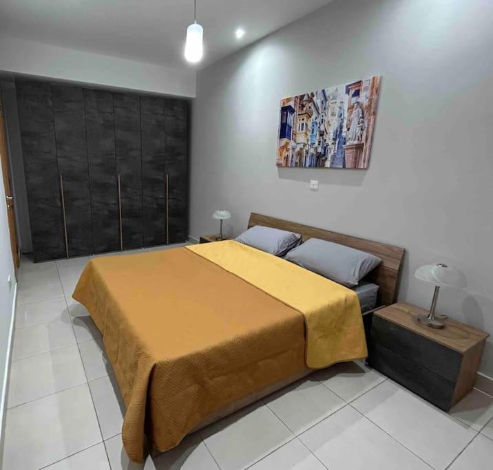 Apartamento A Flat In The Heart Of Bugibba Bahía de San Pablo Exterior foto